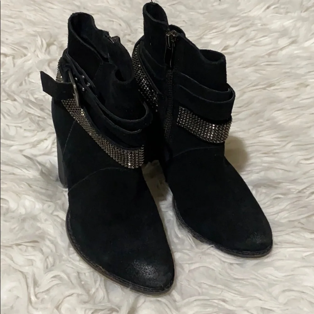 Nine West Zazax Black Suede Western Booties
